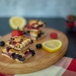 Quarantine Desserts: Berry Crumble Bars DSC 9779