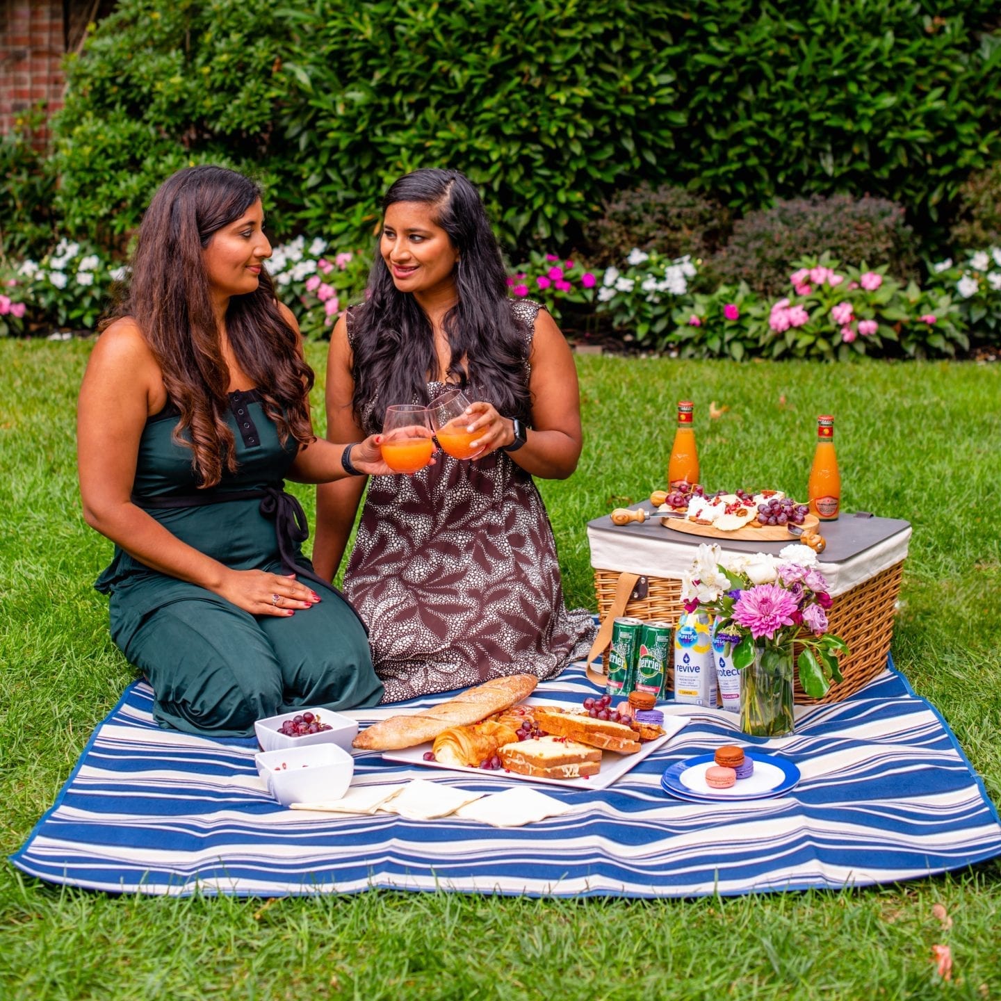How to Host a Beautiful Picnic with Ready Refresh® How to Host a Beautiful Picnic