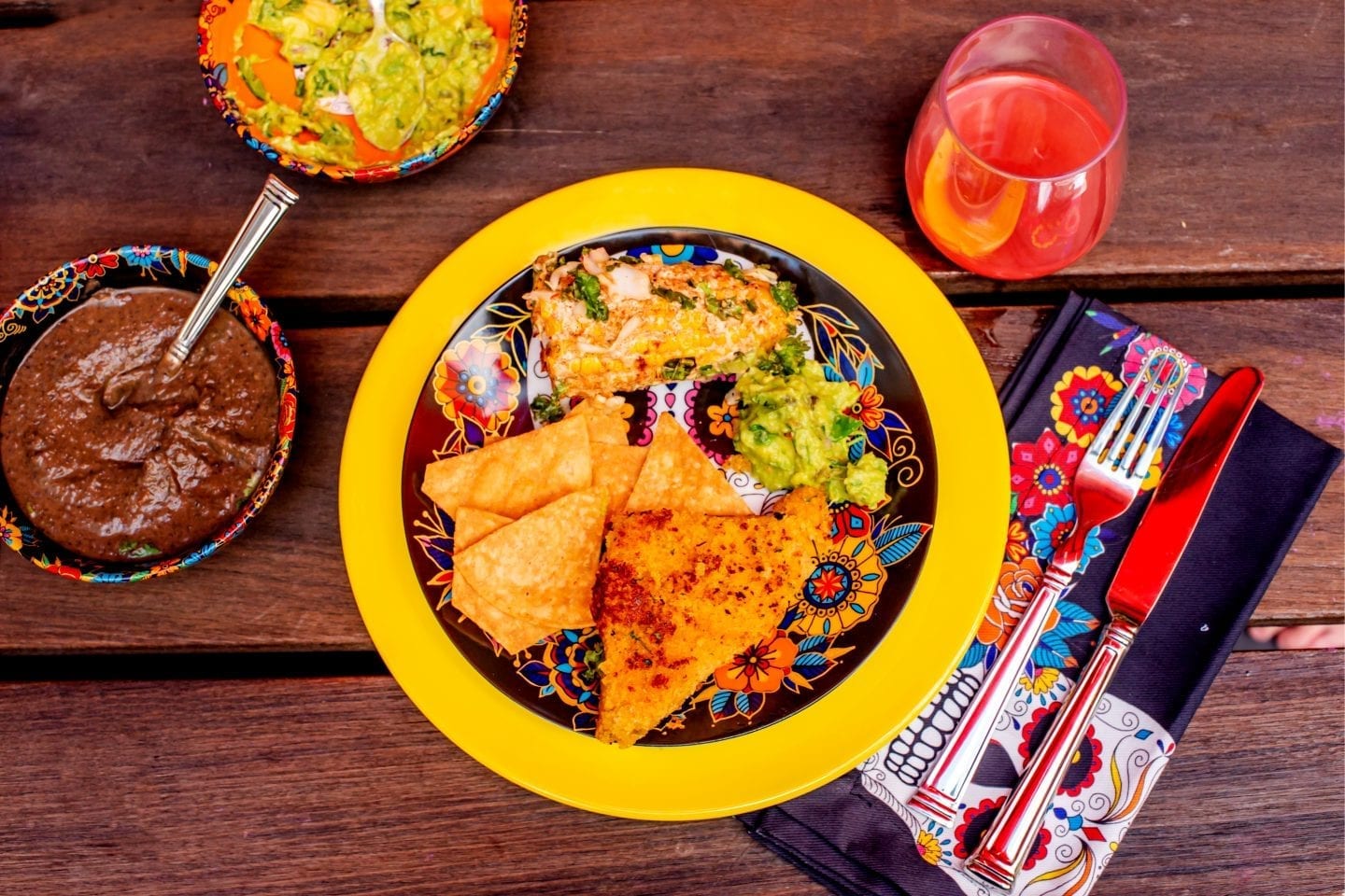 10 Ideas for a Beautiful Dia De Los Muertos Party Mexicue catering.