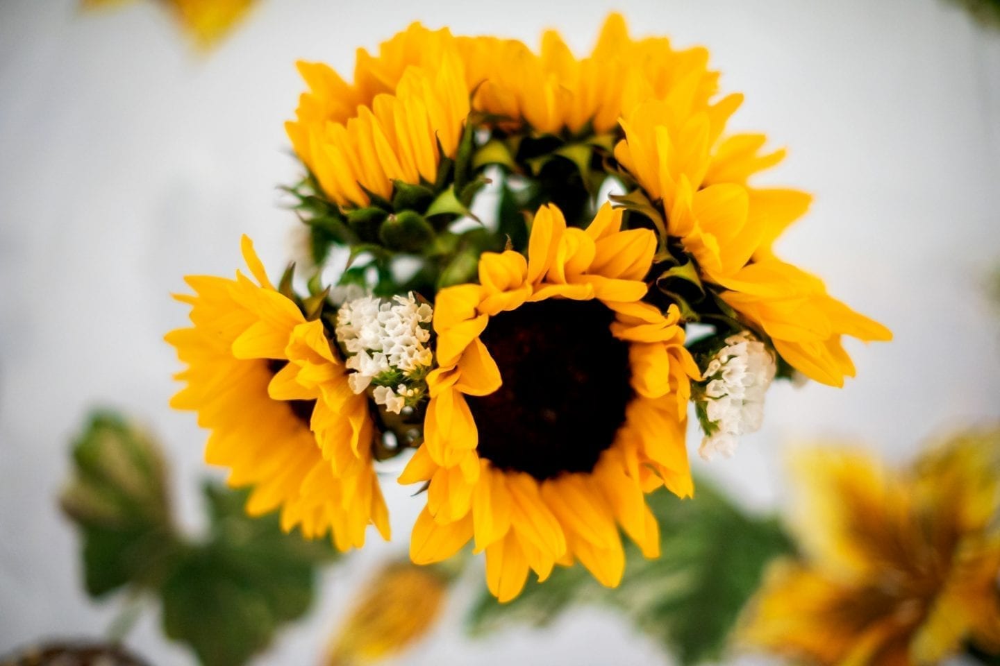 decorate with sunflowers 