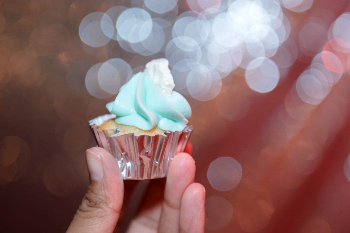 How to Host the Best Winter Wonderland Holiday Party cbbr54t 021sizeoriginal scaled