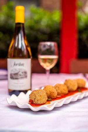 Beautiful Spring Dinner Party Ideas with Jordan in 2021