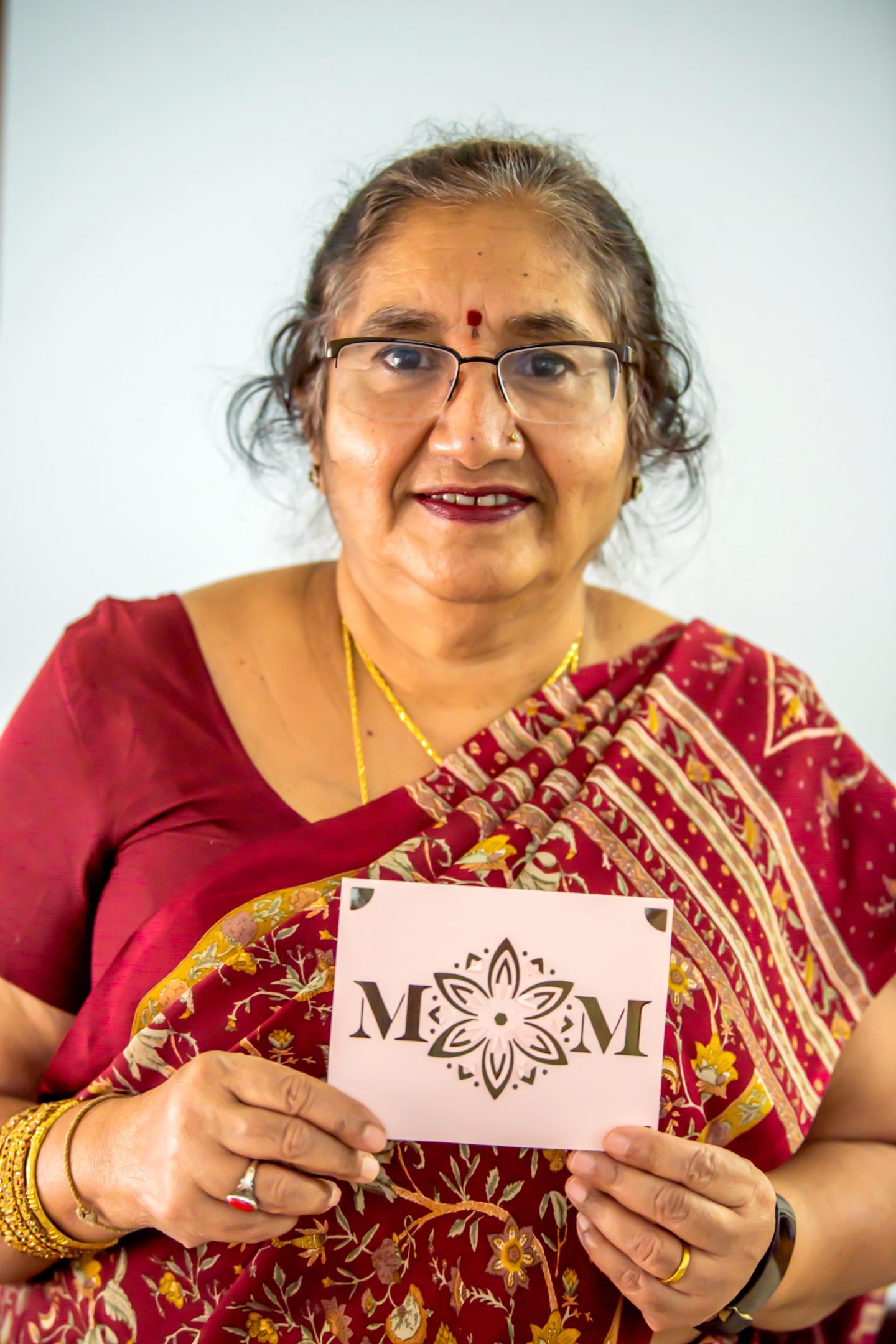 The Best Mother's Day Ideas for 2021 Best Mother's Day Ideas. Mom with Cricut Mother's Day Card