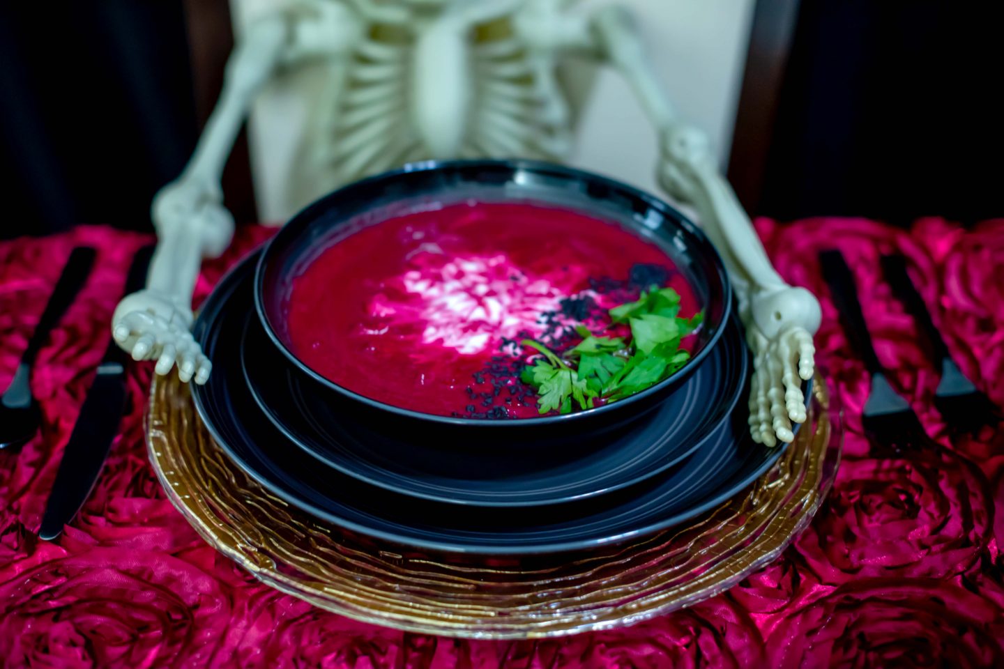 Beet Soup Recipe, Halloween Soup, Halloween Dinner Party, Burgundy Foods.