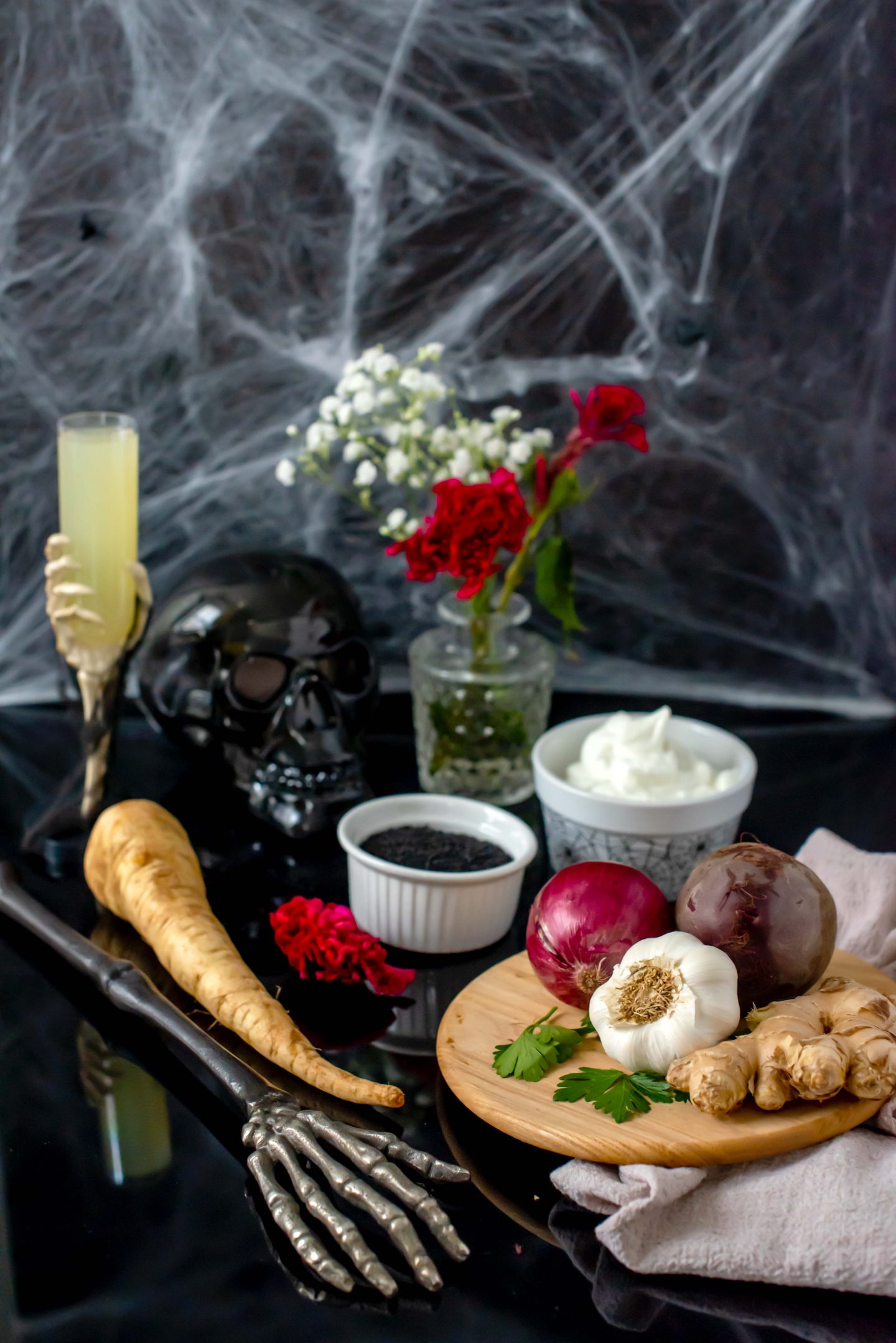 Beet Soup Recipe, Halloween Soup, Halloween Dinner Party, Burgundy Foods.