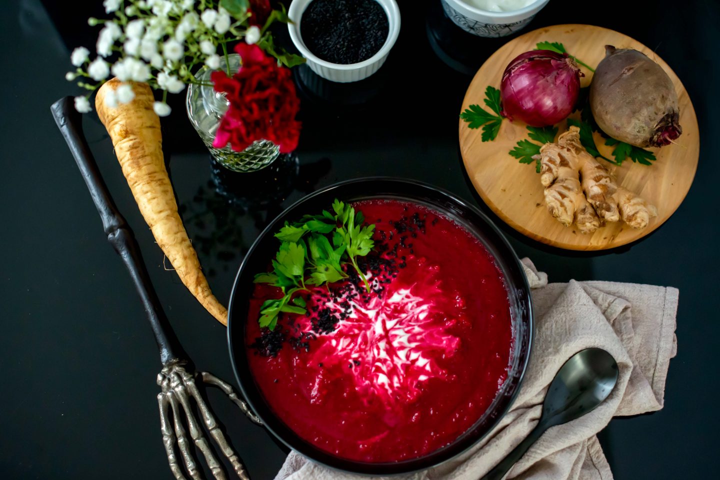 Beet Soup Recipe, Halloween Soup, Halloween Dinner Party, Burgundy Foods.