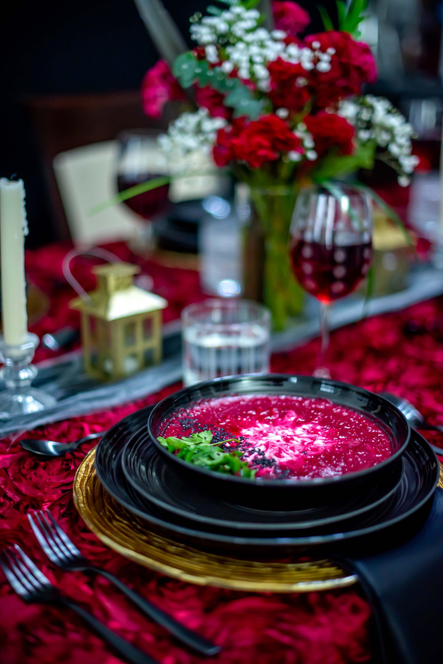 Beet Soup Recipe, Halloween Soup, Halloween Dinner Party, Burgundy Foods.