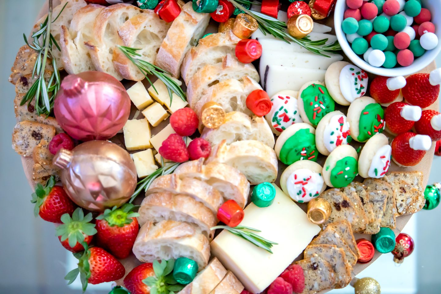 How to Build The Best Christmas Cheese Board in 2022? Best Christmas Cheese Board.