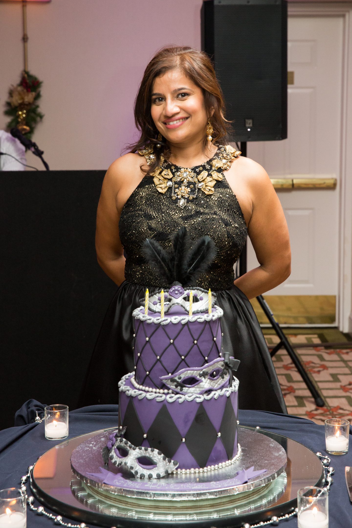 The Best Masquerade Ball Ideas: 40th Birthday Party Themes Best Masquerade Ball Ideas. Masquerade Cake. Mother Mousse Cake.