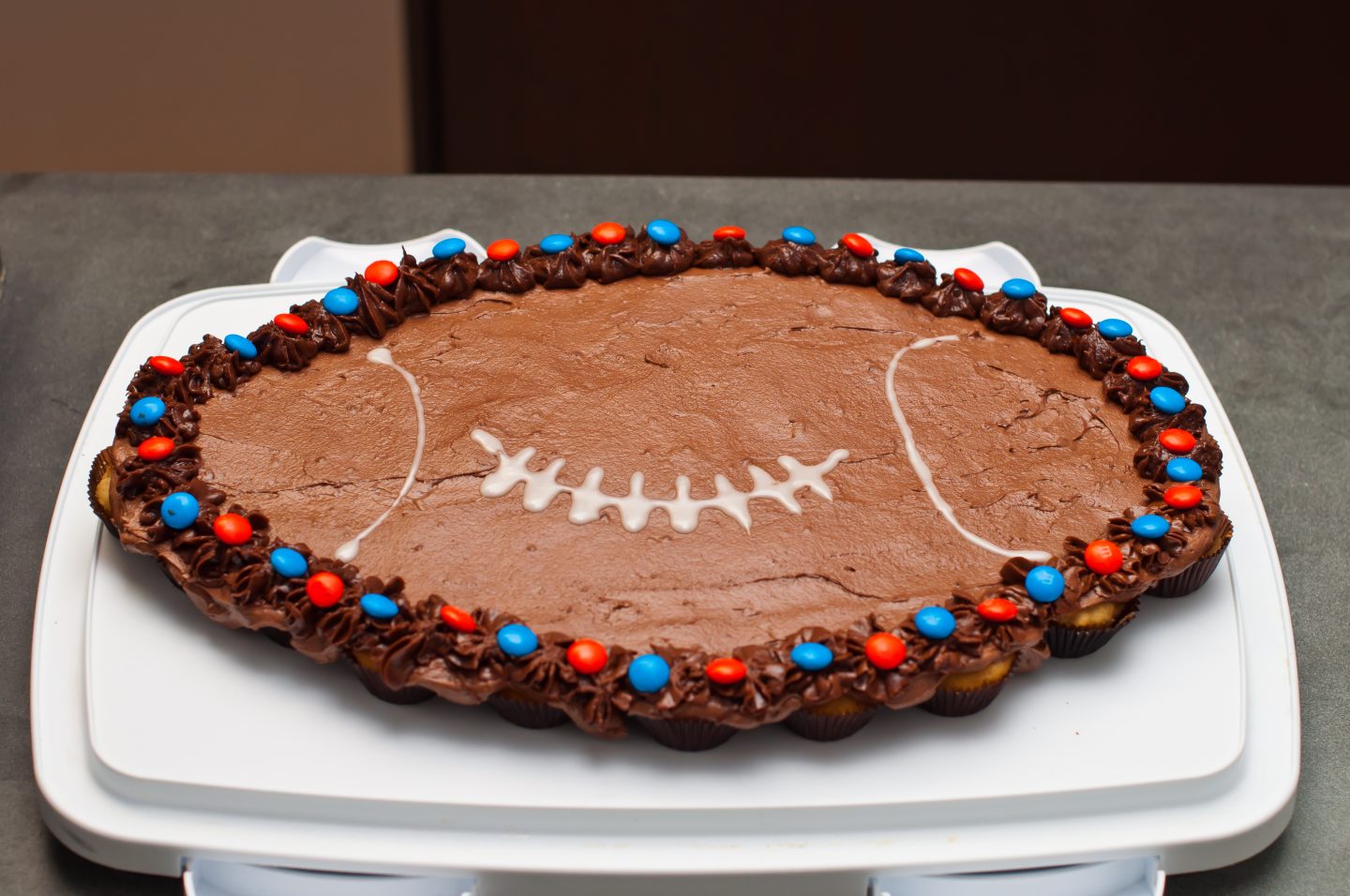 The Best Super Bowl Dessert Ideas: Pullout Football Cupcakes Super Bowl Dessert Ideas. Pullout Football Cupcakes.