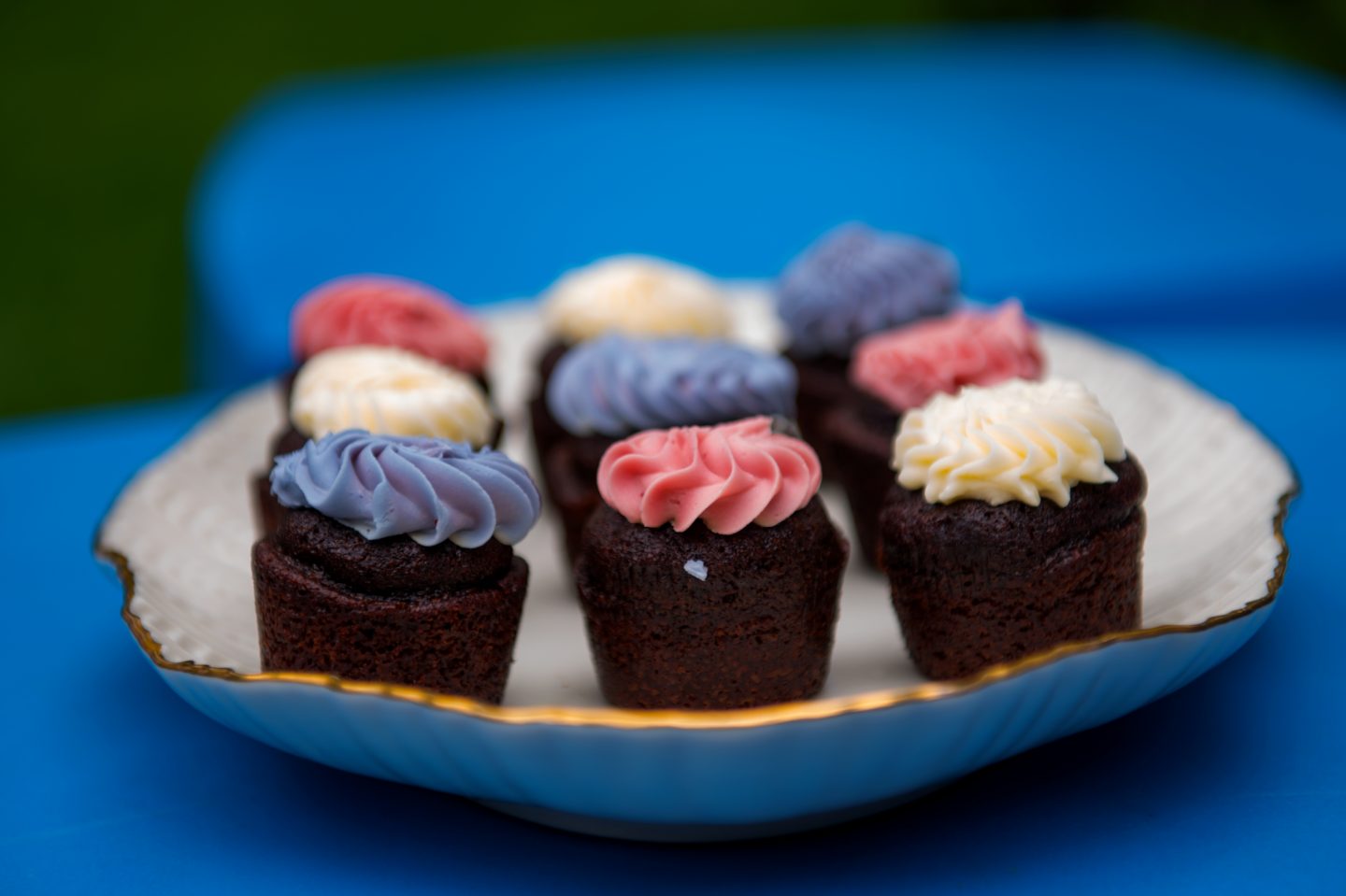 Memorial Day Dessert Ideas Featuring Red, White, and Blue. Dessert Ideas for Memorial Day. Red, white and blue cupcakes. 