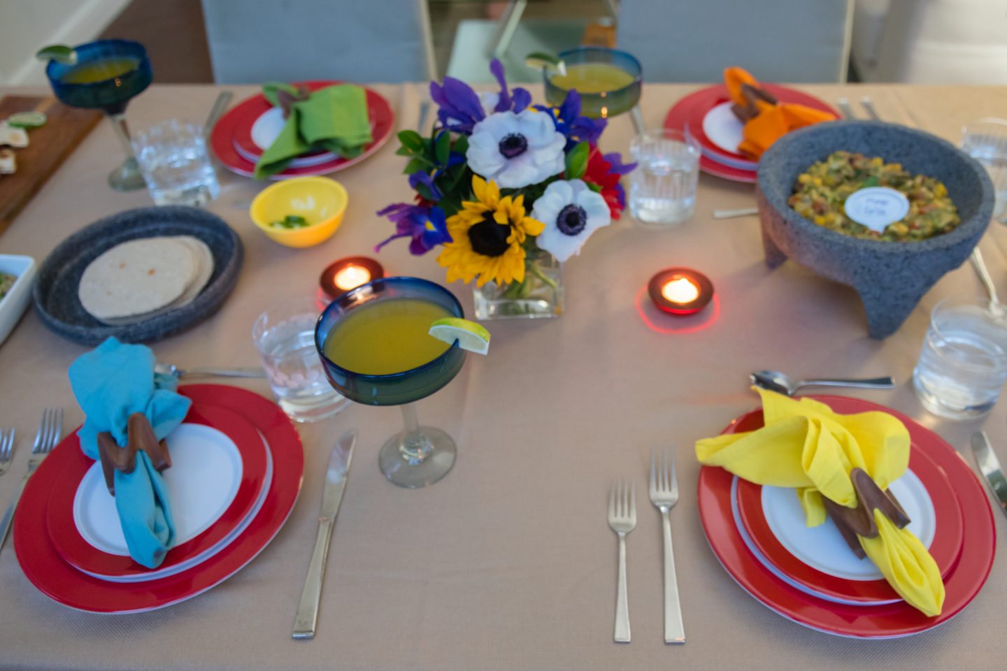 6 of the Best Cinco de Mayo Party Ideas for a Festive Celebration Best Cinco de Mayo Party Ideas. Cinco de Mayo tablescape.
