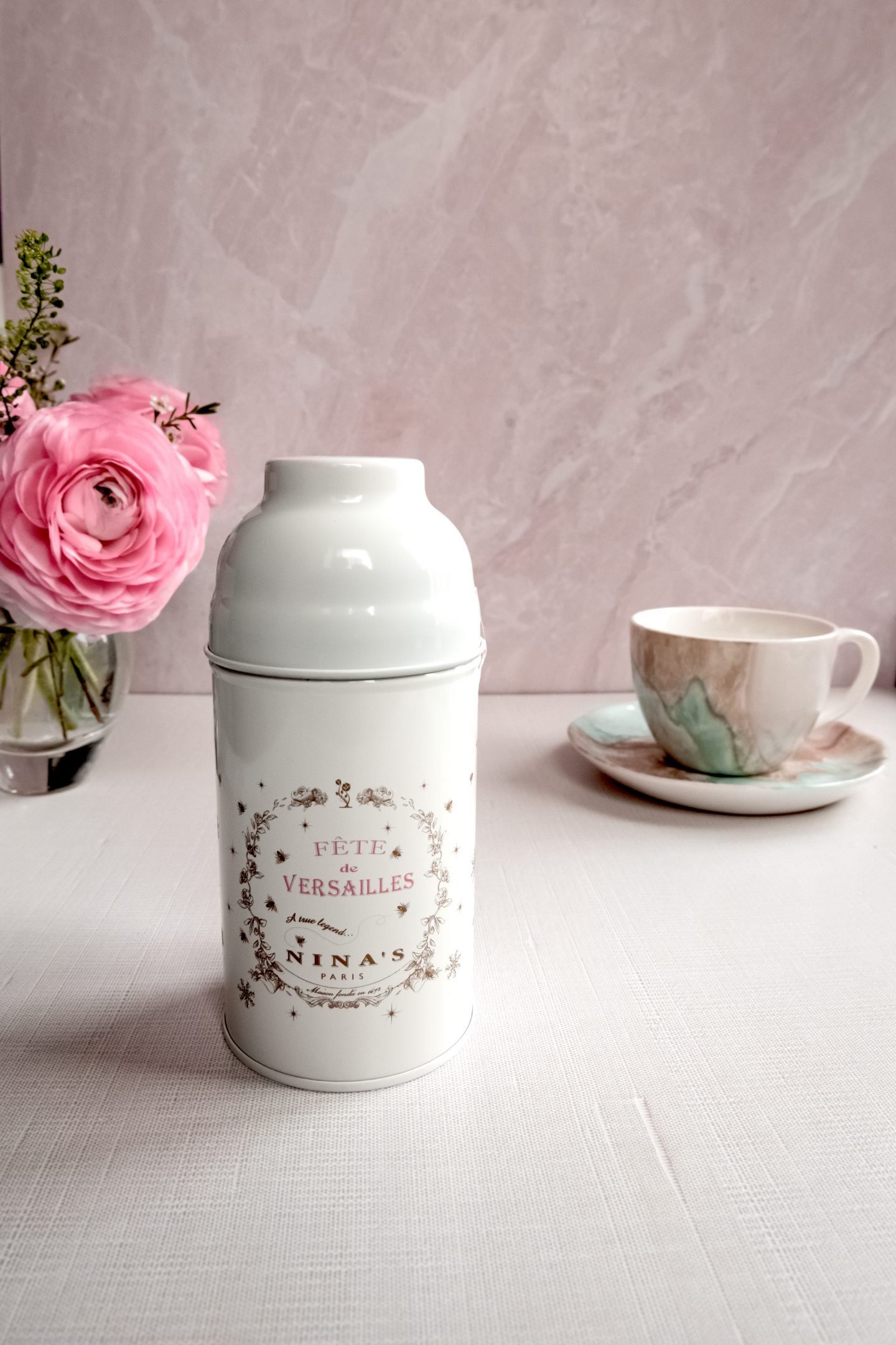 5 Best Reasons Why Domaine Carneros Brut is the Ultimate Mother's Day Gift Domaine Carneros Brut. Mother's Day Gift Ideas. Domaine Carneros Thé Chéri. Tea.