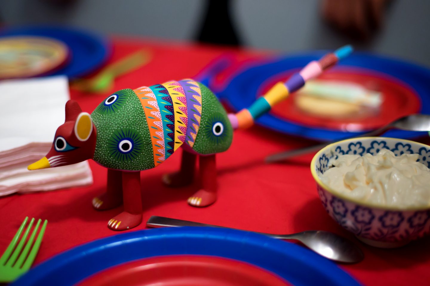 Cinco de Mayo Party Ideas. Cinco de Mayo Tablescape. Cinco de Mayo Dinner Party. Alebrijes.