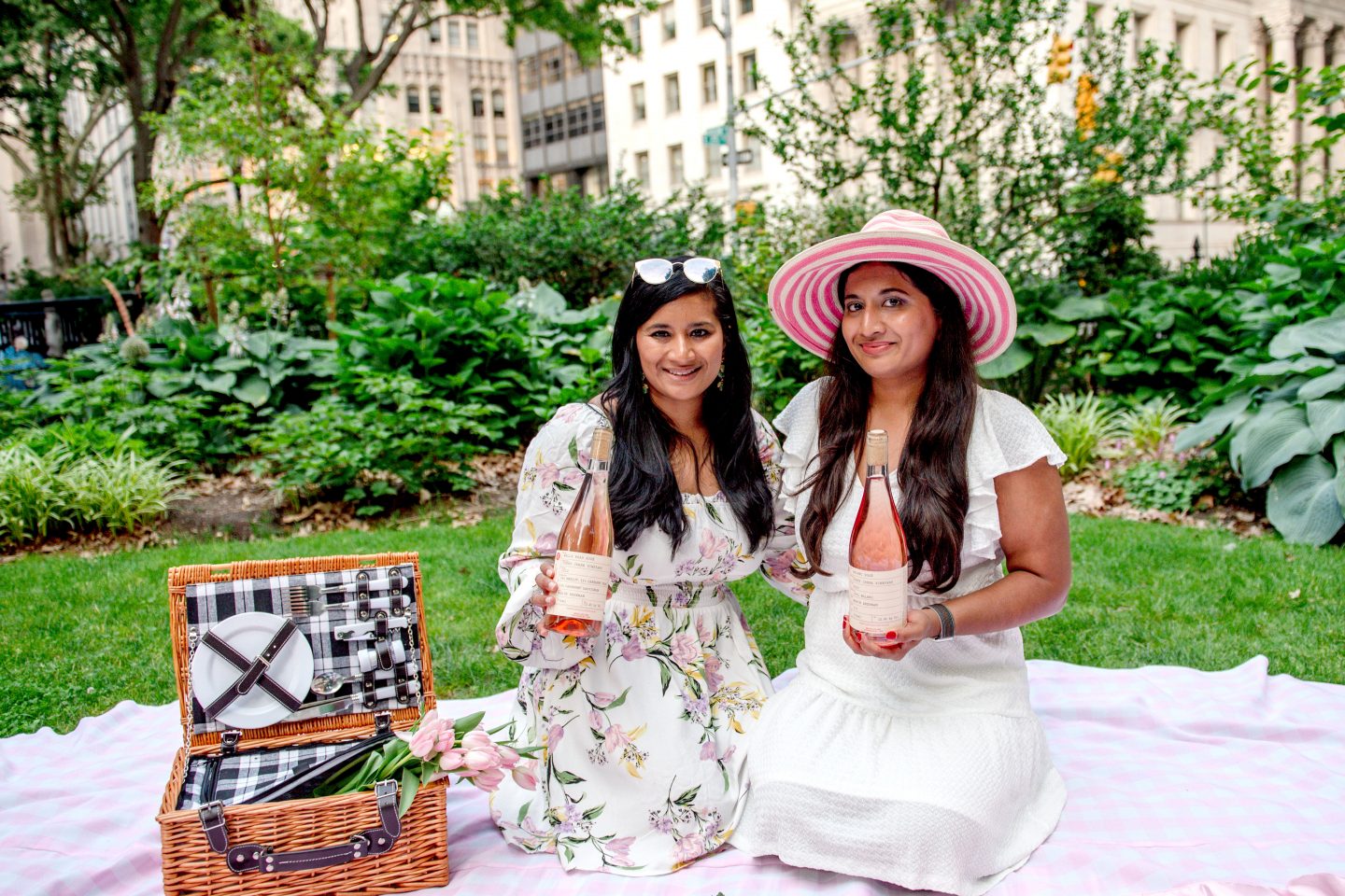 Pink Picnic Date Ideas. Picnic basket. Picnic Blanket. Picnic Ideas. Pinknic. Corey Creek Rosé. Pink Party. 