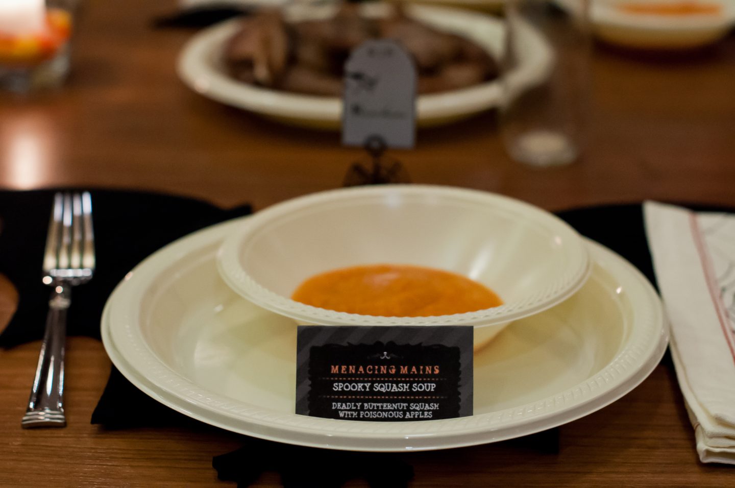 Halloween dinner party. Halloween menu. Halloween food ideas. Squash soup. 