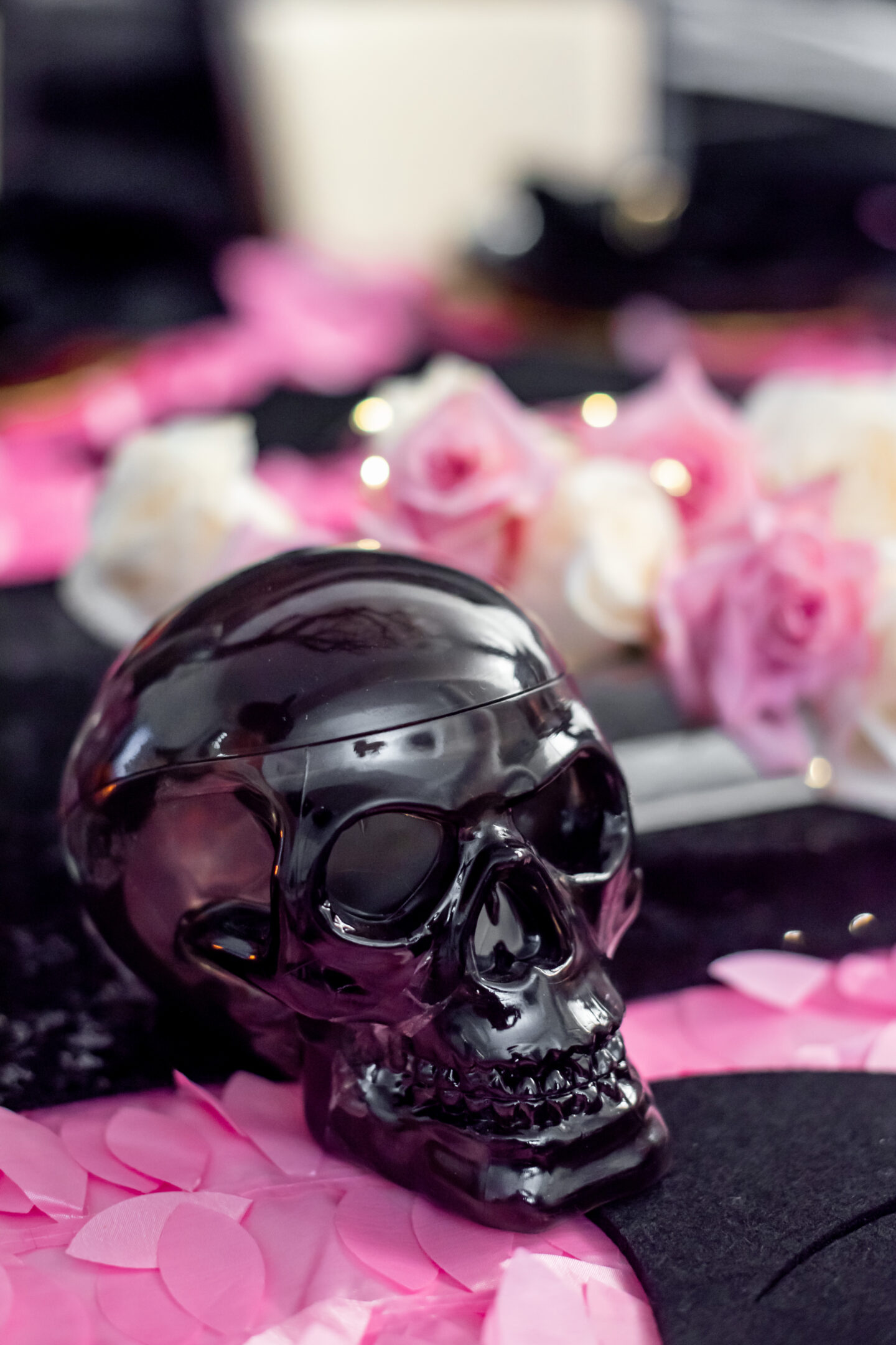Pinkoween. Barbie Halloween. Pink Halloween. Pink and Black Tablescape. Black Skull. 