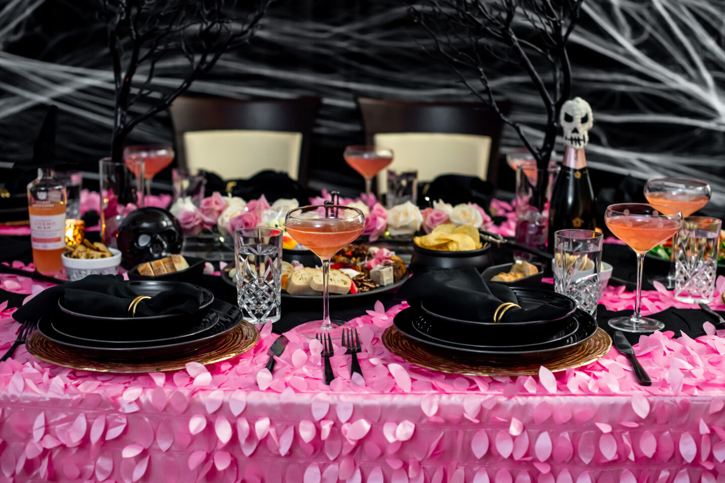 Pinkoween. Barbie Halloween. Pink Halloween. Pink and Black Tablescape. Mikasa Swirl Black. Cheers Coupe Glasses.