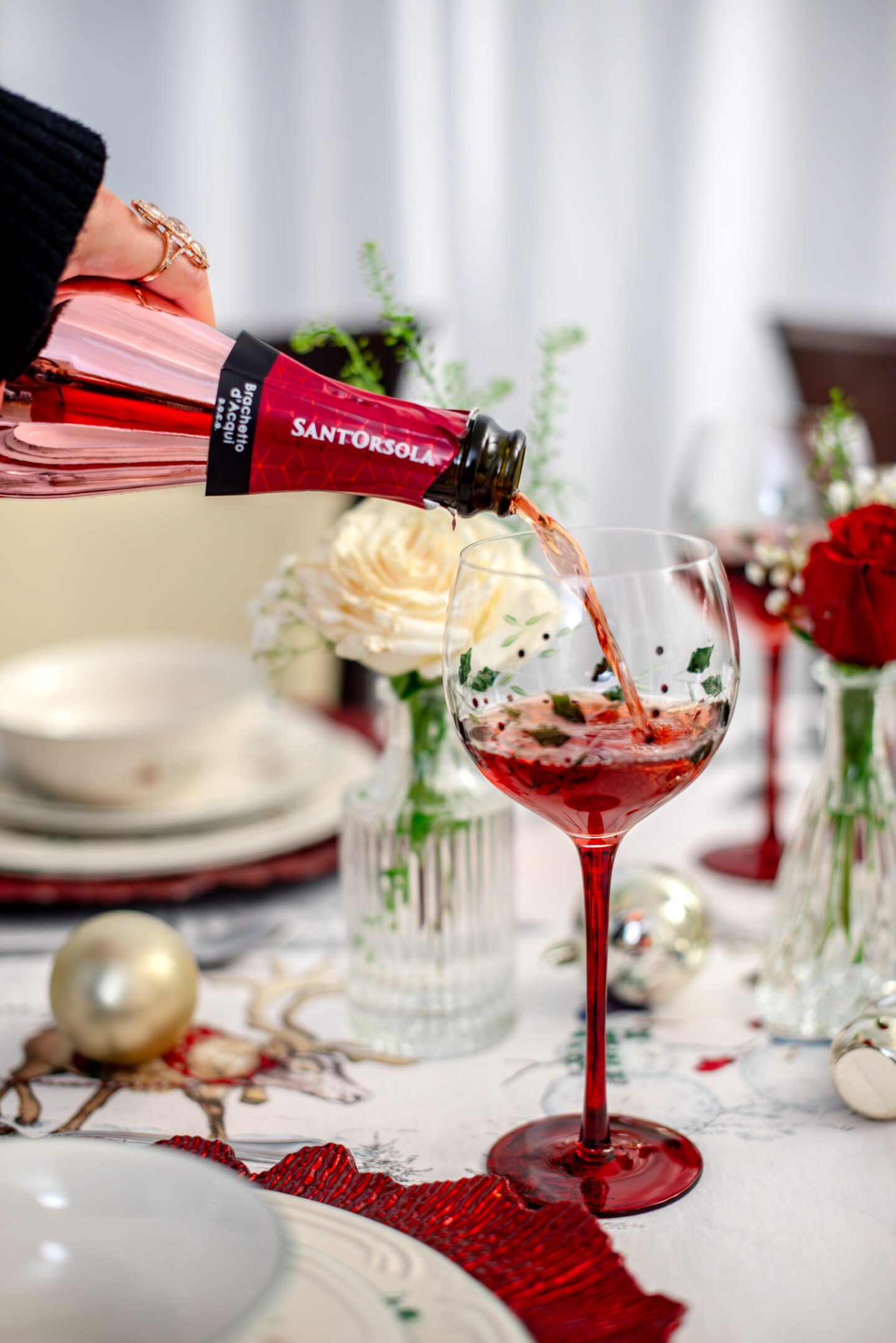 Pfaltzgraff Winterberry Tableware. Pfaltzgraff Winterberry Wine Goblet.