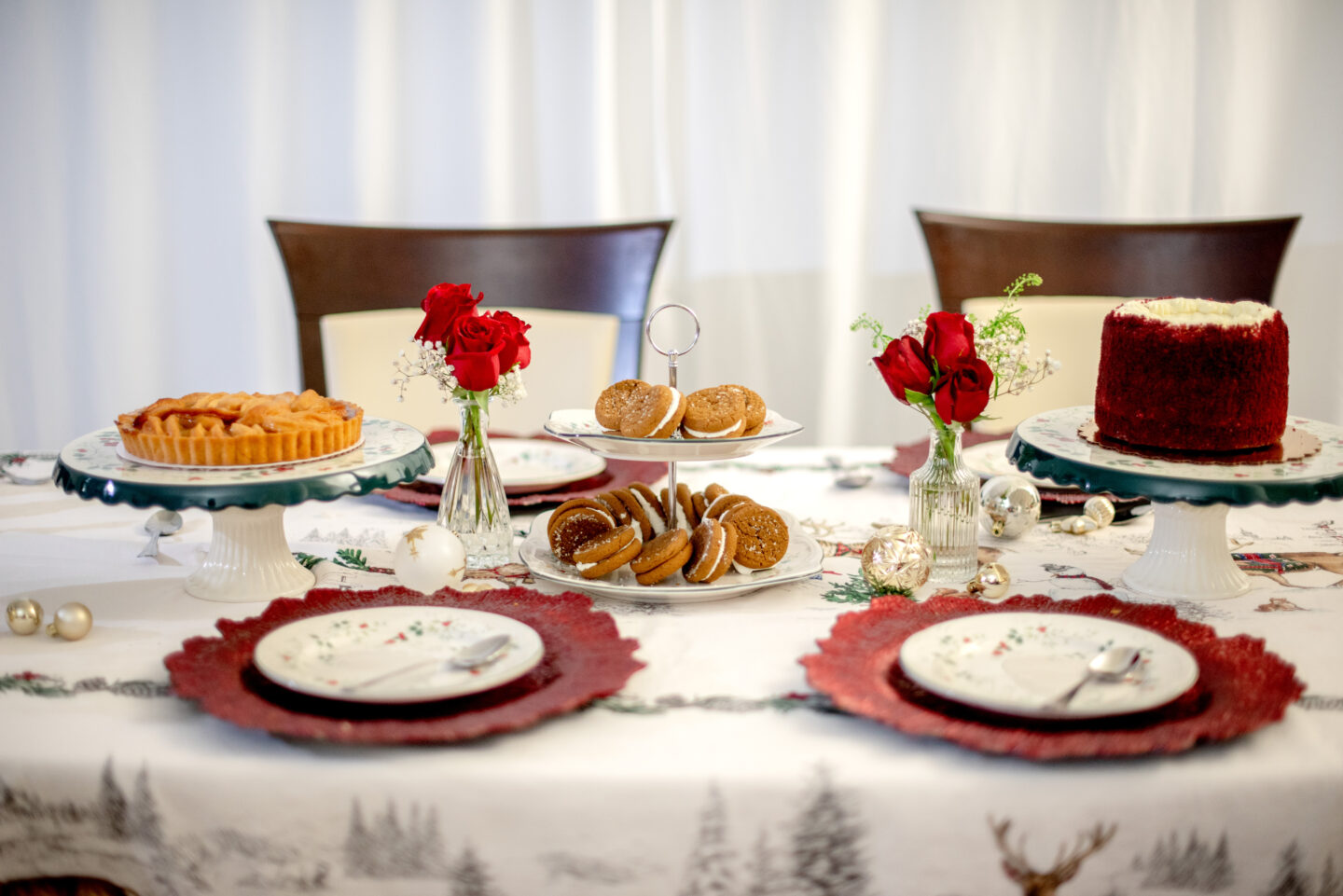 Pfaltzgraff Winterberry Tableware.