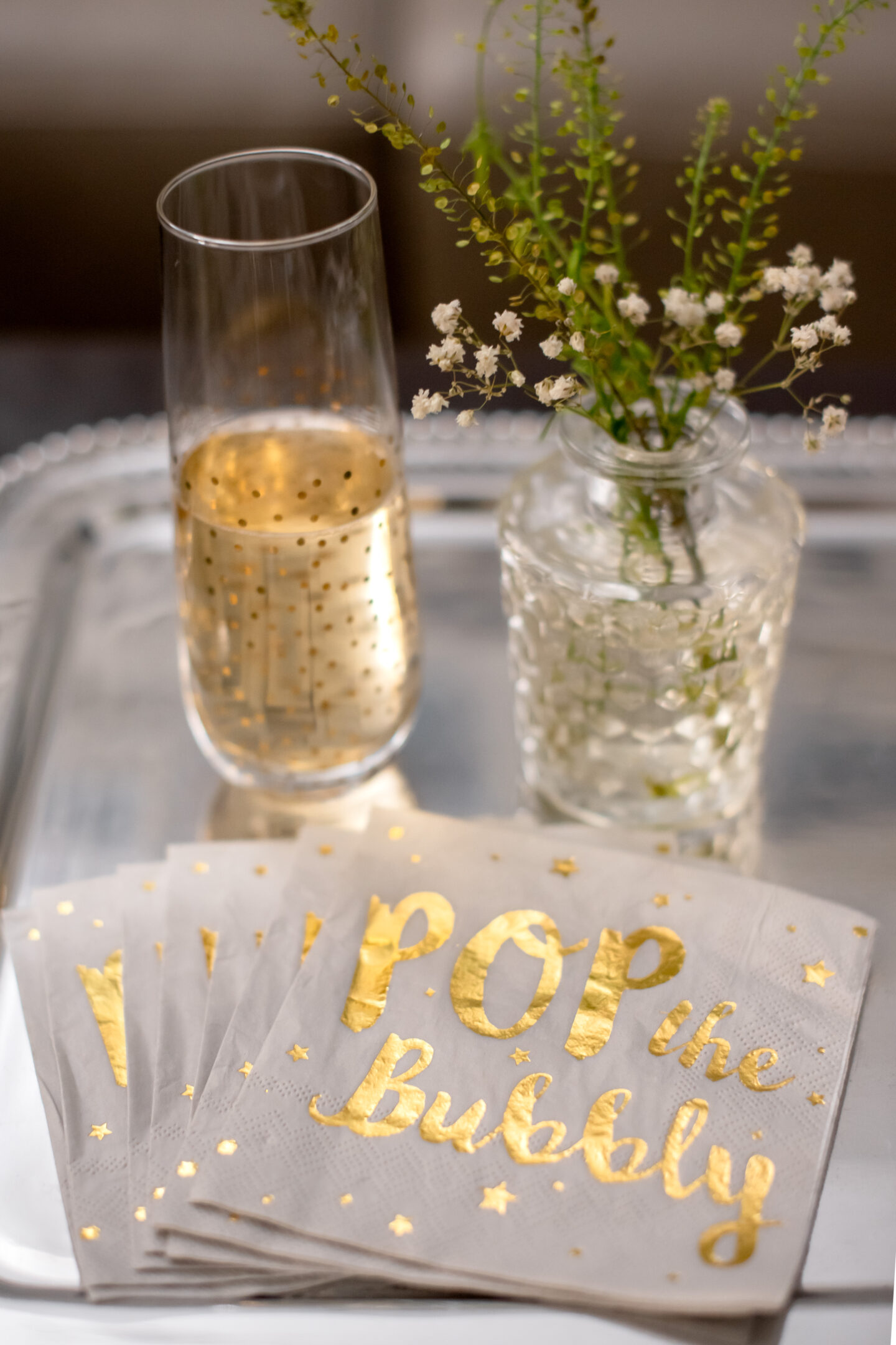 Unveiling 11 Stunning Black and Gold New Year's Eve Party Ideas: Dazzle into the New Year Black and Gold New Year's Eve Party Ideas.