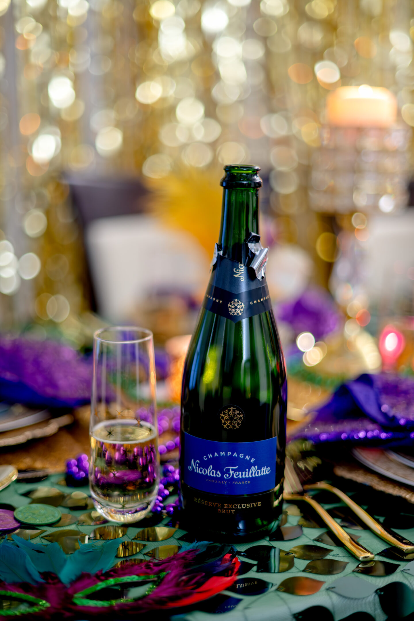 Mardi Gras Party Ideas. Mardi Gras Tablescape. 