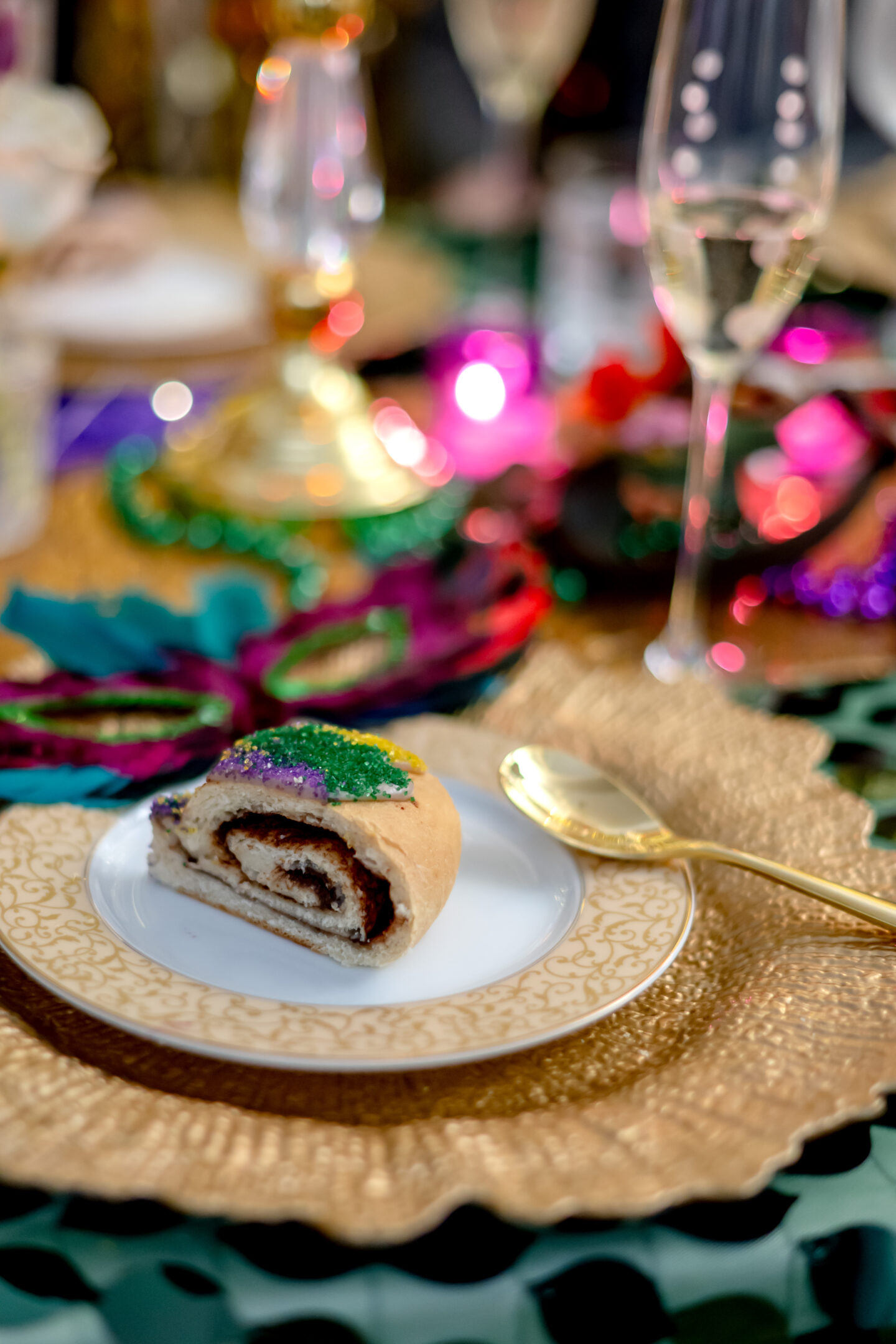 Mardi Gras Party Ideas. Mardi Gras Tablescape. King Cake. 