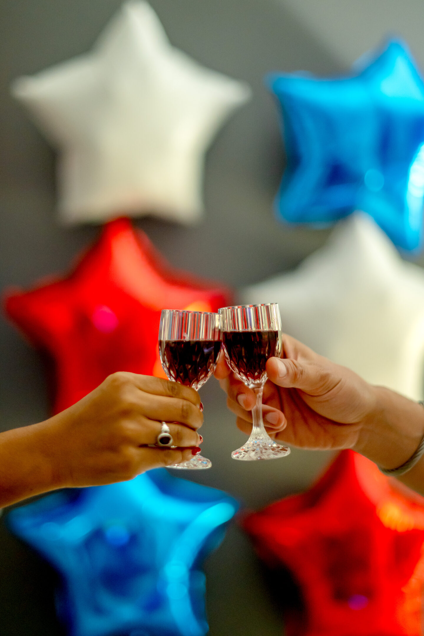 10 Gorgeous Nautical Theme Party Decor Ideas That Will Float Your Boat Star balloons. July 4th party. Port.