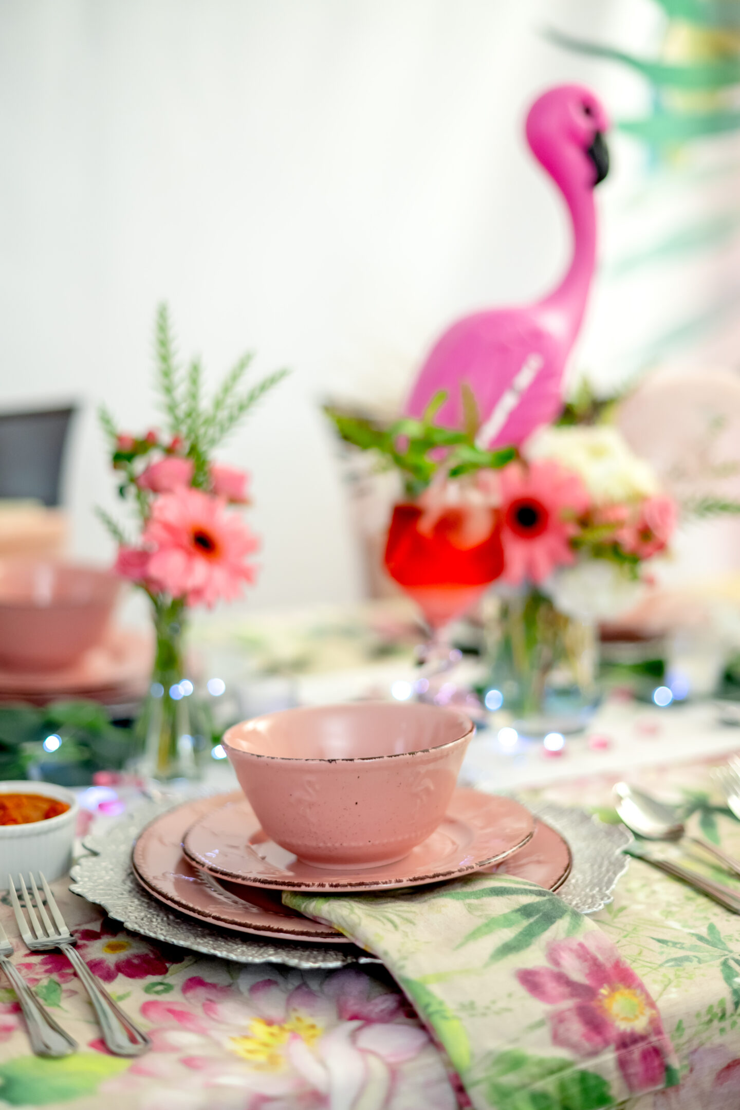 Tropical Party Ideas. Flamingo Decor.