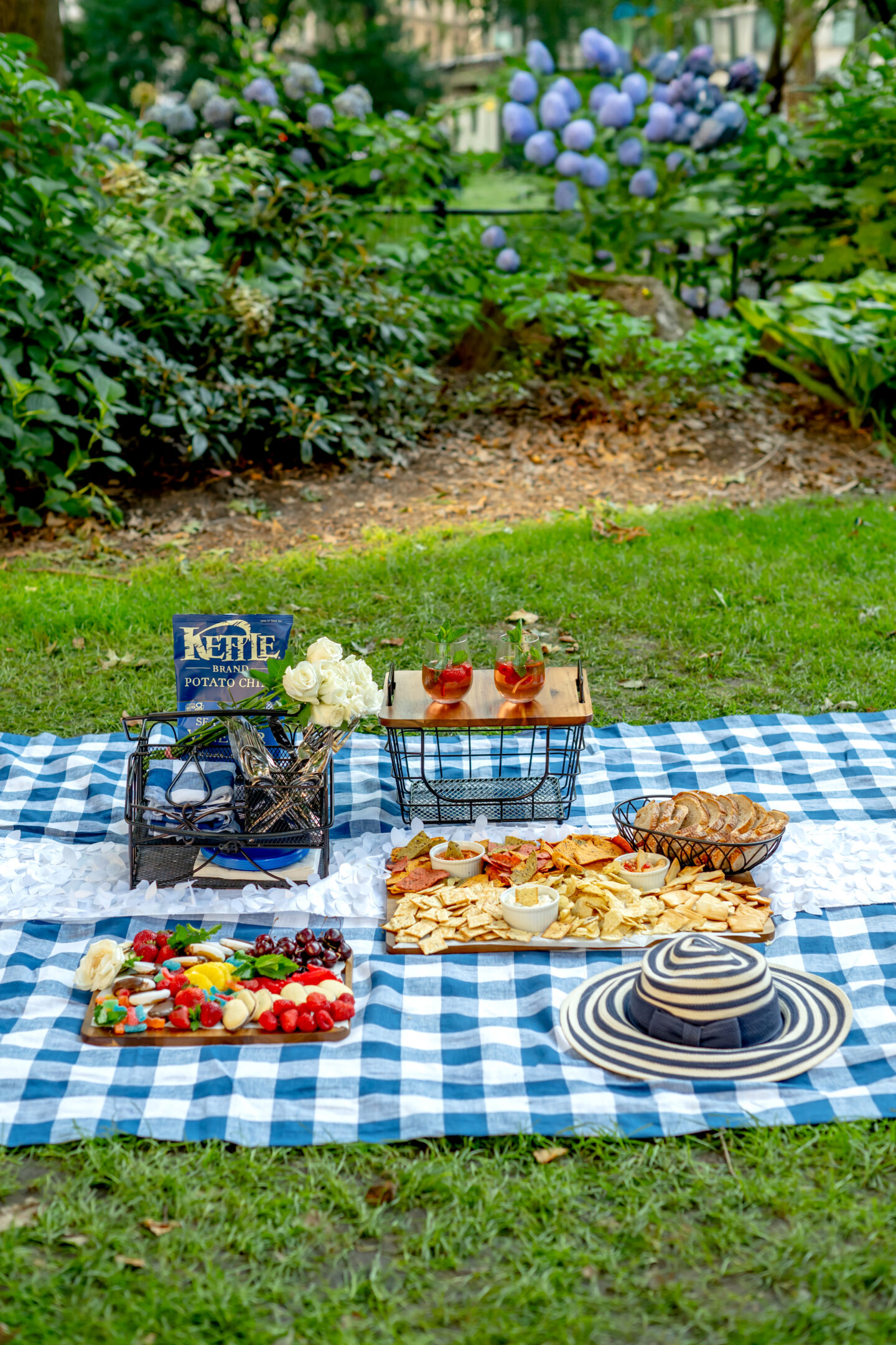 Elevate Your Summer Picnic with The 10 Best Picnic Essentials Summer Picnic.