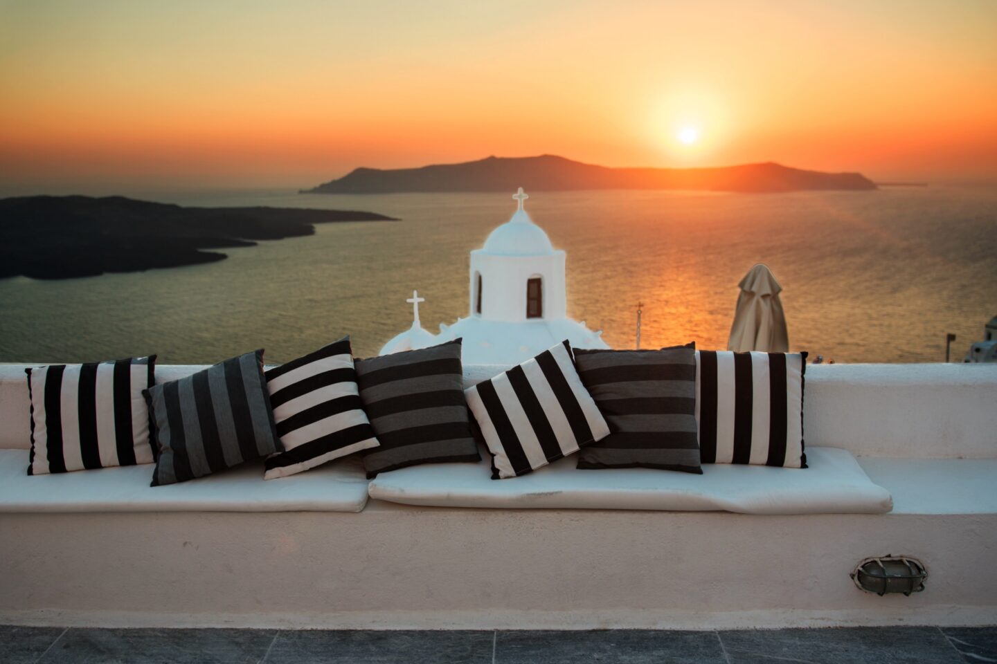 3-Day Santorini Guide: The Best Santorini Resorts, Activities and Food for an Unforgettable Island Adventure