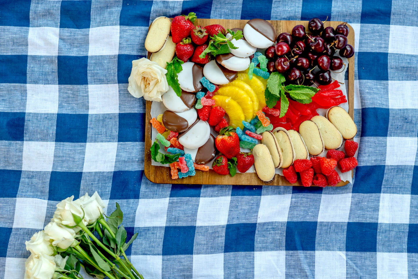 Elevate Your Summer Picnic with The 10 Best Picnic Essentials Summer Picnic. Dessert Board.