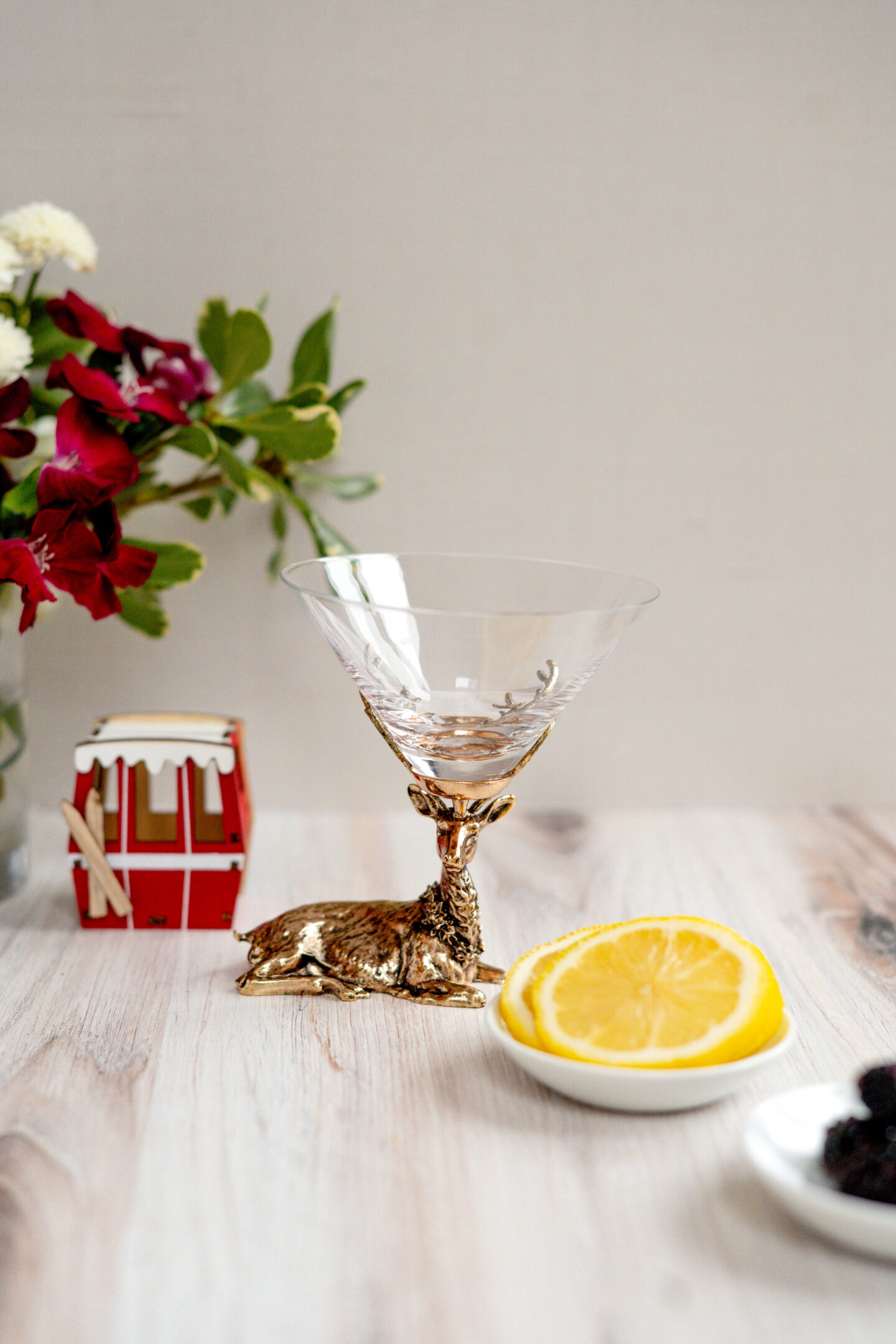 Stags & the City: Bold 5-Ingredient Blackberry Martini Recipe You Need Après-Ski Blackberry Martini Recipe