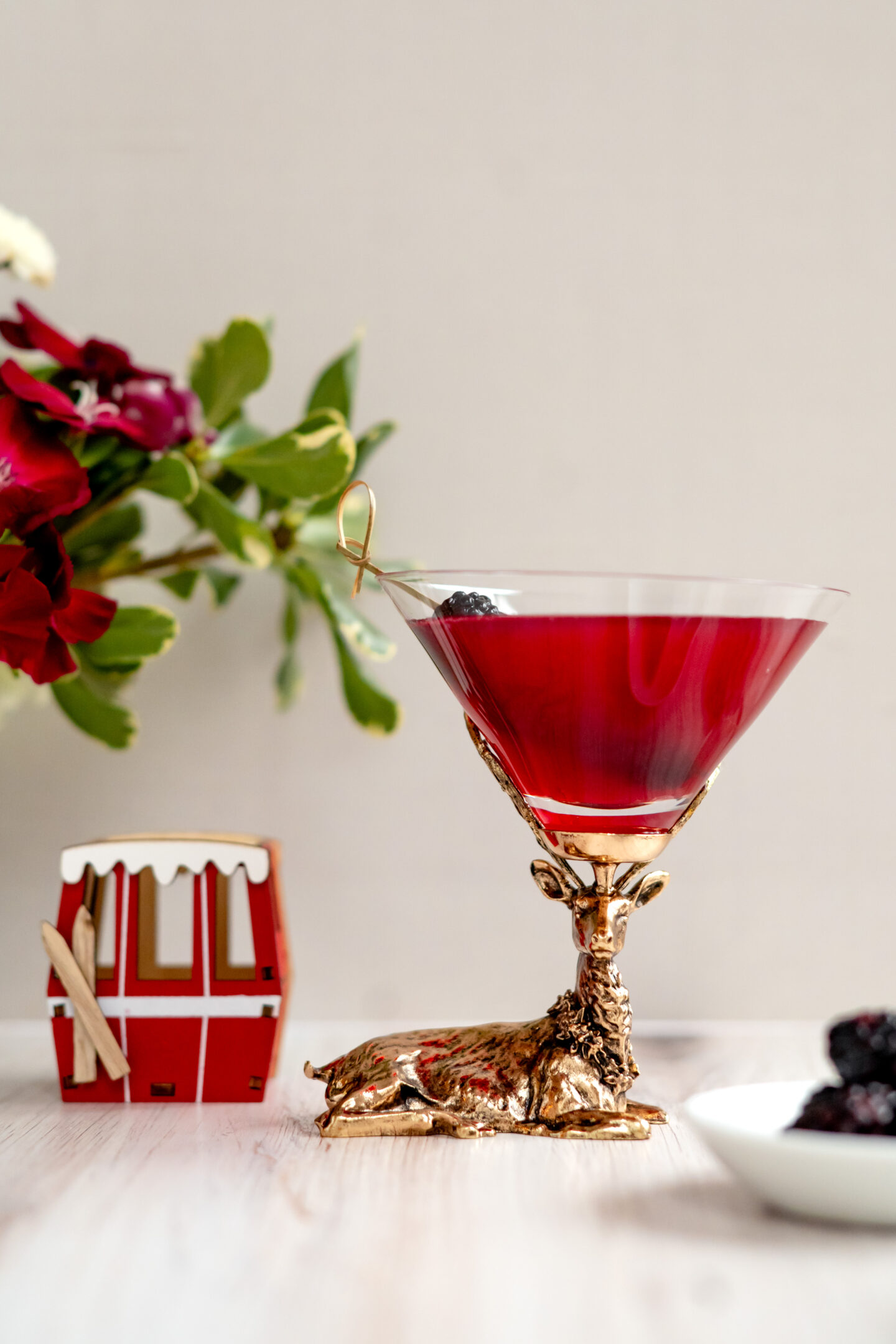 Stags & the City: Bold 5-Ingredient Blackberry Martini Recipe You Need Après-Ski Blackberry Martini Recipe