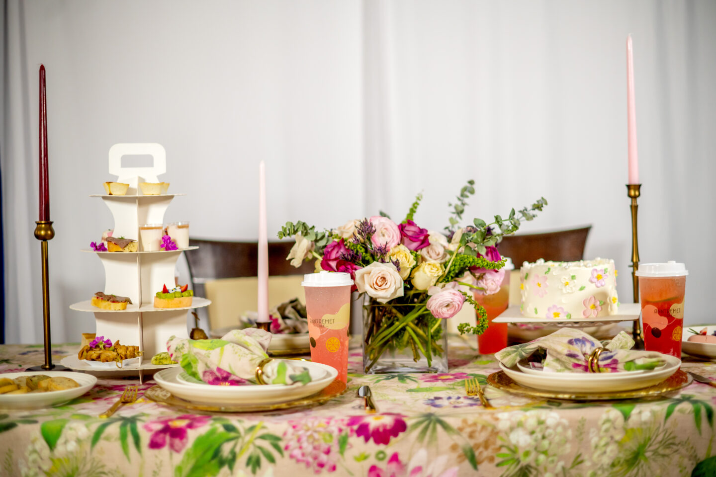 10 Great Ideas for Mother's Day Decorations: Mother's Day Tea Party. Mother's Day Tablescape. AnnTremet. Sami Sacha. 