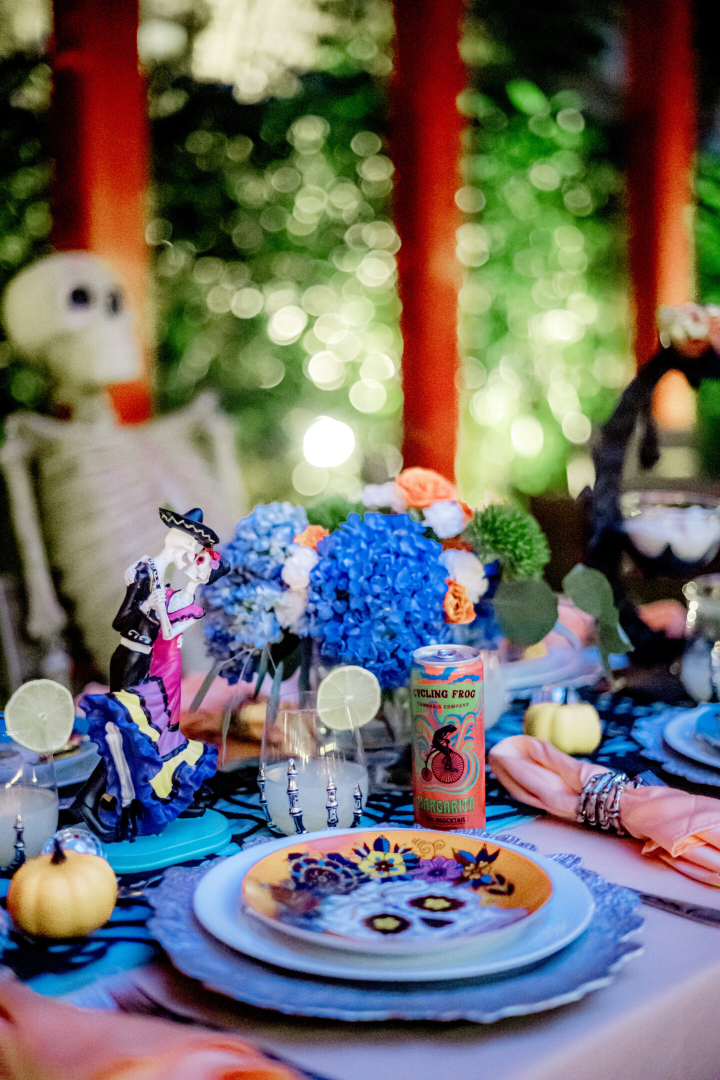 Summerween Party : Mr Bones and table scape