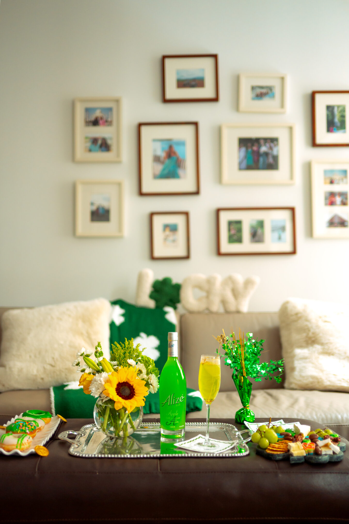 St. Patrick’s Day Decor Ideas. Alize. St. Paddy's Food. Saint Paddy's Day drinks. 