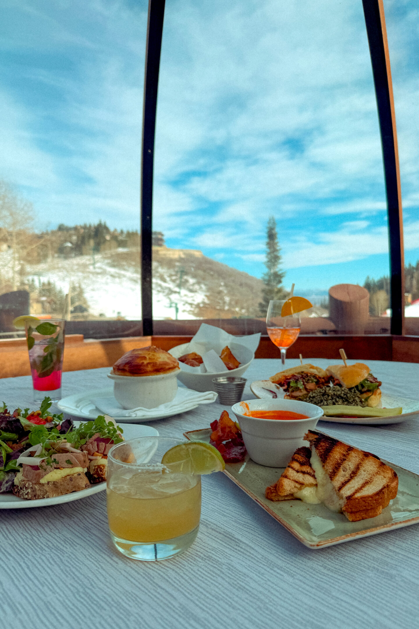 Stein AlpenGlobe - The Best 5 Day Guide to Ski At Deer Valley 